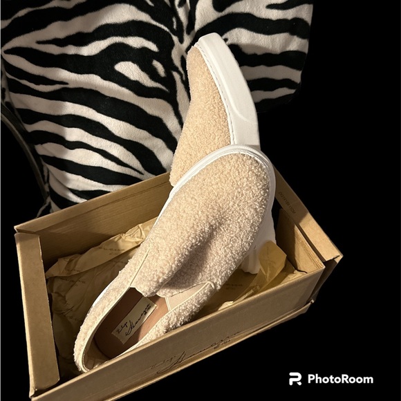 Vintage Havana Shoes Village Havanas Jasmin Cream Color Tennis Shoe